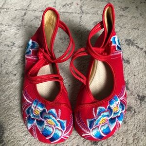 Beautiful red floral accented flats